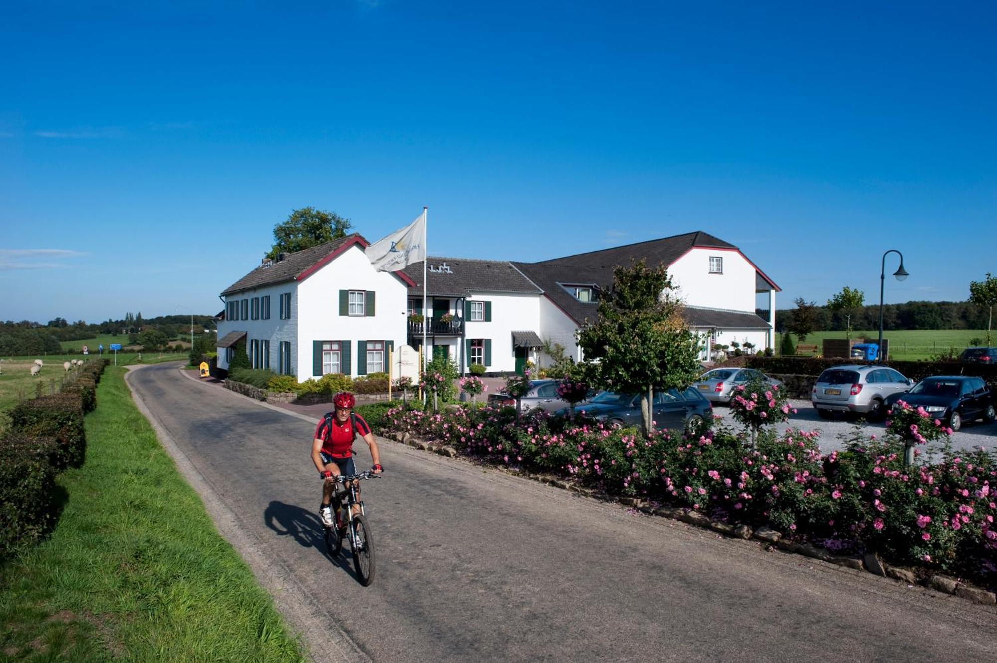 Hotel Restaurant Gerardushoeve Heijenrath Exterior foto